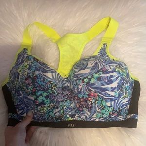 NWOT Victoria’s Secret Sports Bra